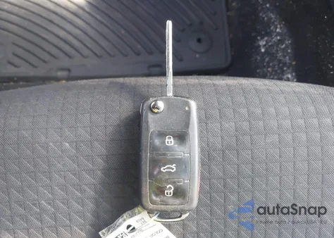 2016 Volkswagen Jetta 1.4T S z USA, uszkodzony, nr VIN 3VW267AJ2GM217657